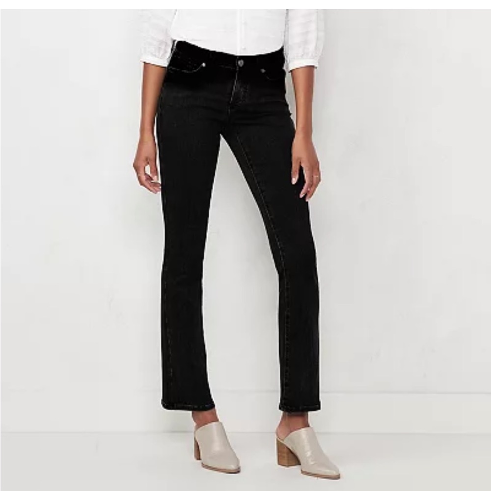 Kick flare black jean
